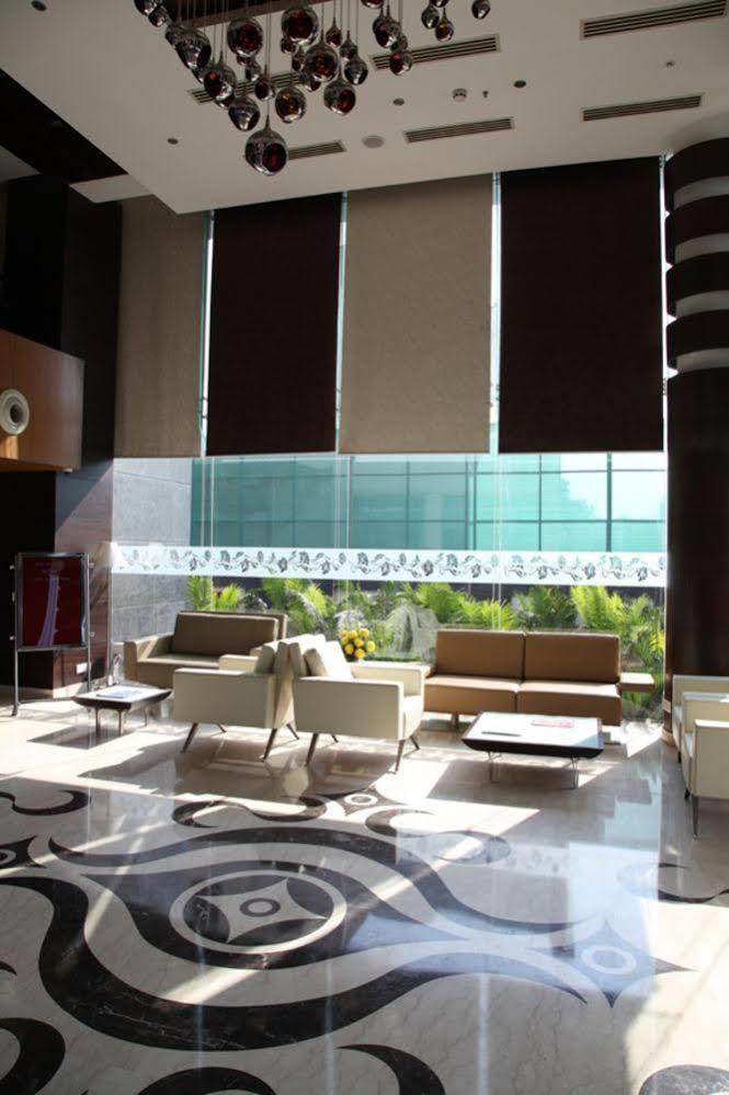 Treehouse Queens Pearl Gurgaon Exterior photo